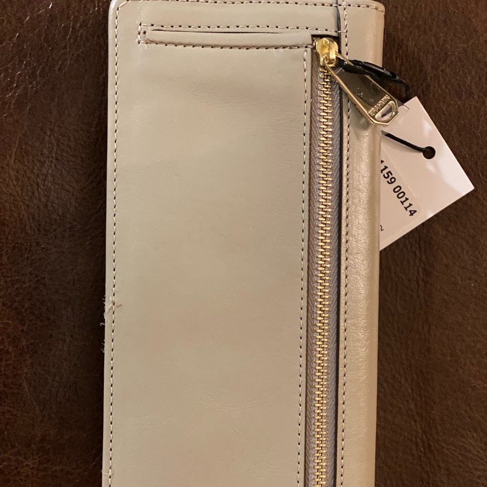 Brahmin wallet NWT